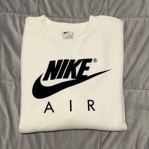 Nike White Crewneck Sweatshirt